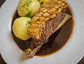 Fränkische Schäufele mit Kloß und Soß
